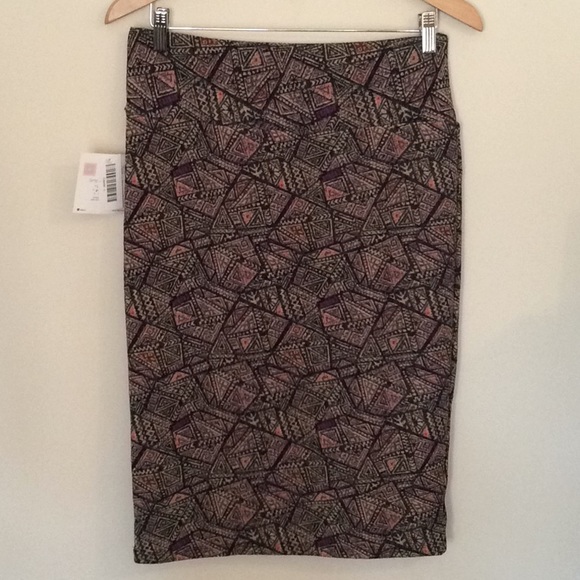 LuLaRoe Dresses & Skirts - NWT LuLaRoe Cassie Size Large